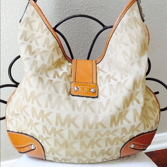 Michael Kors logo shoulder bag - Picture 2 of 4