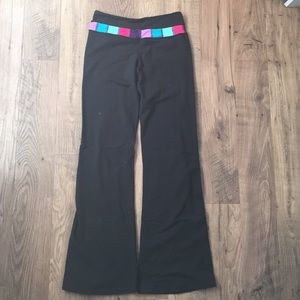 Size 4 Lululemon reversible black yoga pants