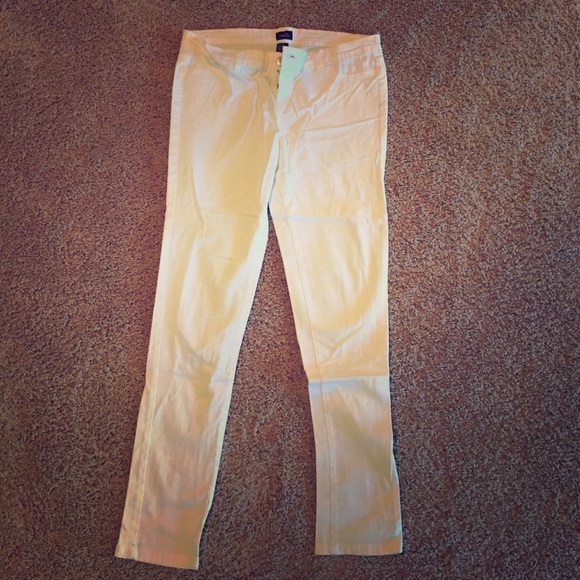 White skinny jeans