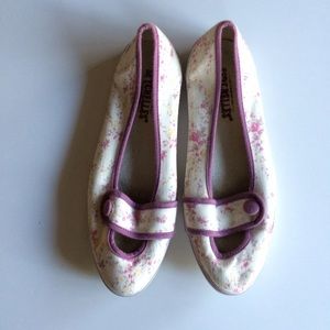 Urban Outfitters like new floral flats Sz 7.5