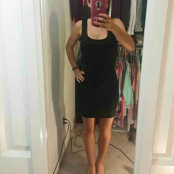 Black bodycon dress