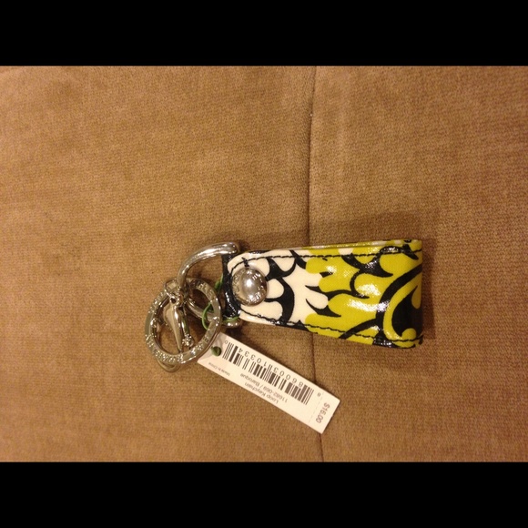 NWT VERA BRADLEY LOOP KEYCHAIN