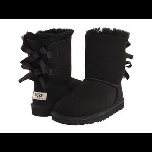 Black Bailey Bow Uggs women's🎀
