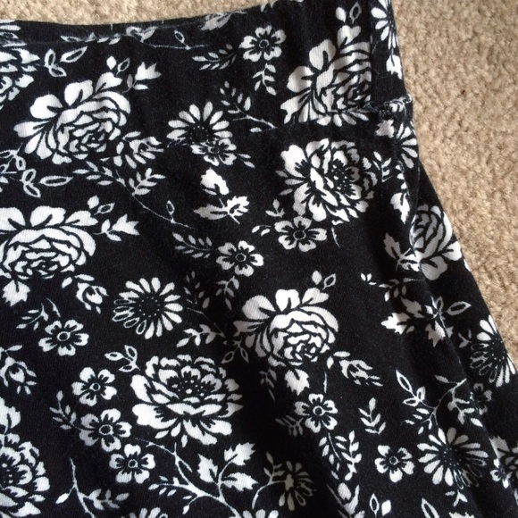 ❌ Bundled ❌ Floral Skater Skirt - Picture 2 of 2