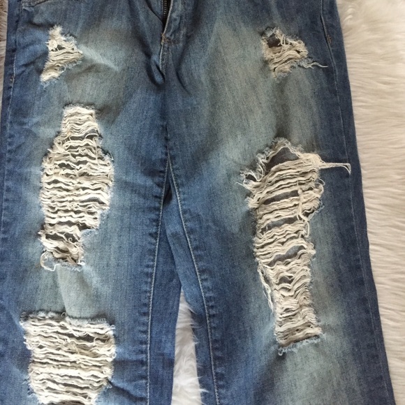 Sold to @annlma Forever 21 Jean and shorts - Picture 3 of 4