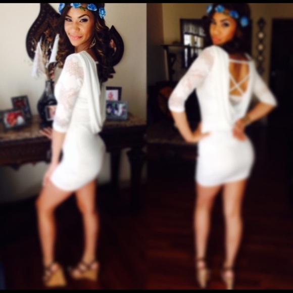 Cute mini white dress (open back)