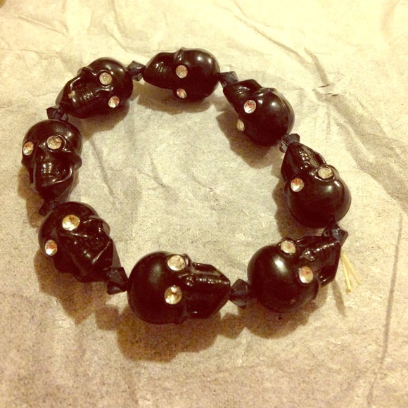Black and white skull bracelets - Picture 1 of 4