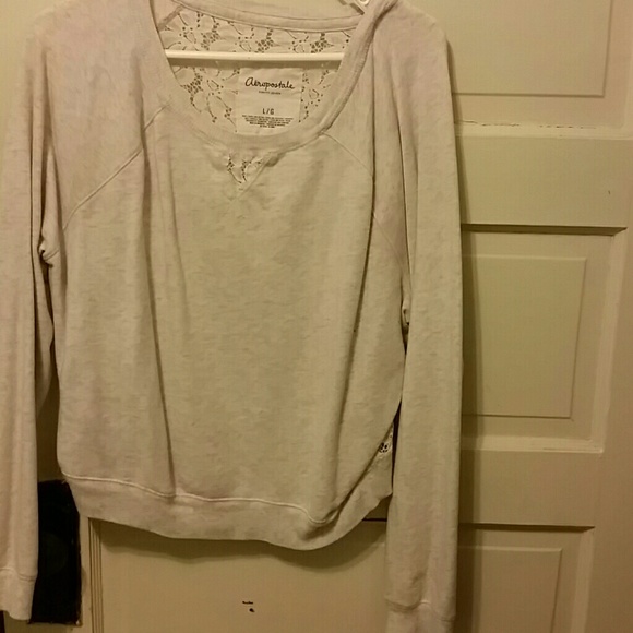 Grey crew neck. Aeropostale.