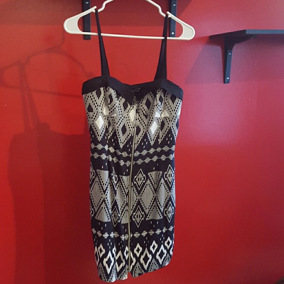 Black patterned dress - Picture 1 of 3