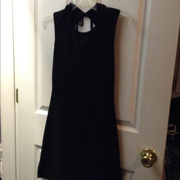 The cute "little black dress" that everyone needs