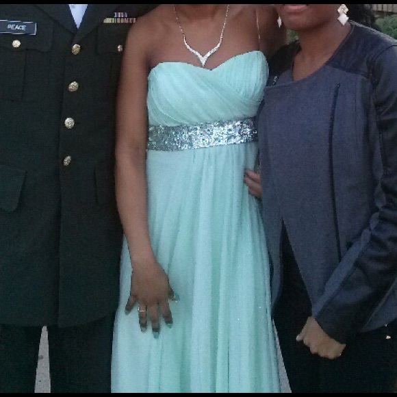 Simple Light Sparkling Green Formal Dress - Picture 1 of 3