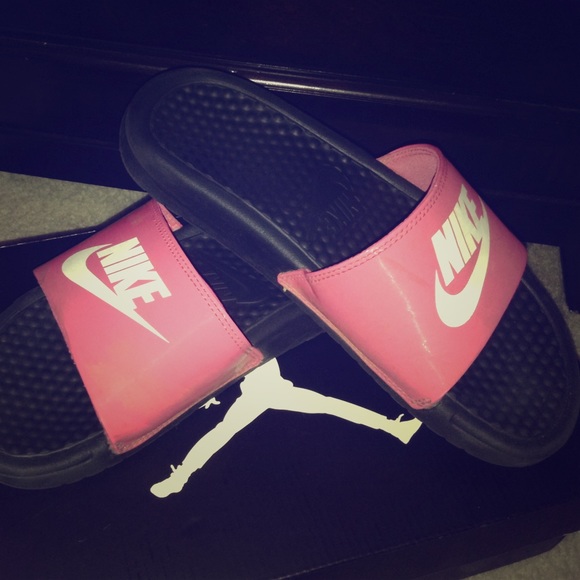 Nike slides