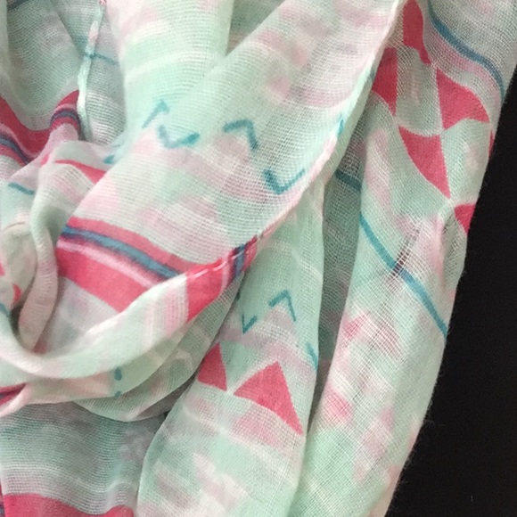 Aztec Infinity Scarf - Picture 2 of 2