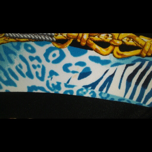 Sold cache dress - Picture 4 of 4