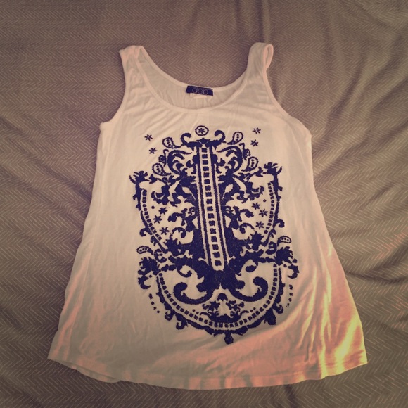Tank top w/ beaded pattern