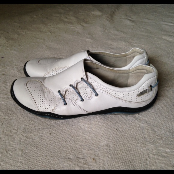 clarks privo white