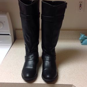 Black Faux leather Fall Boots!