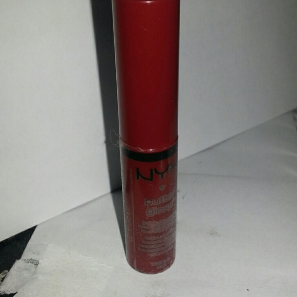 NYX butter gloss in red velvet