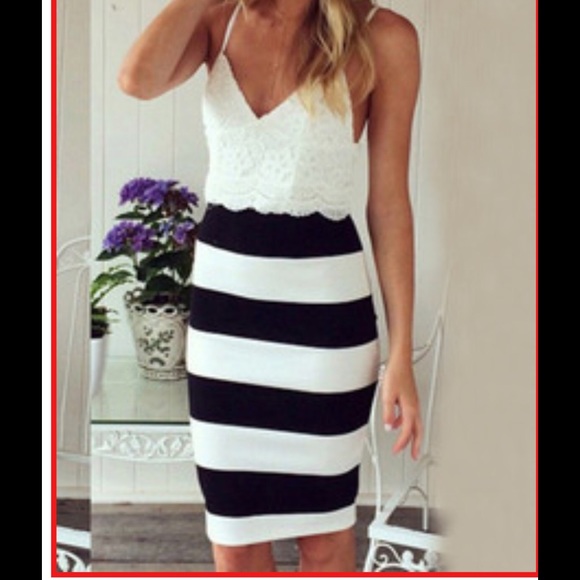 Dresses & Skirts - 💕Stunning Black and White Dress💕