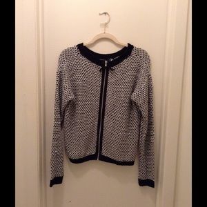 B&W Silver swearer w/zipper