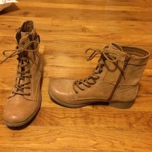 Light brown guess combat boots. Size 6.5M.