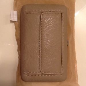 More photos of wallet
