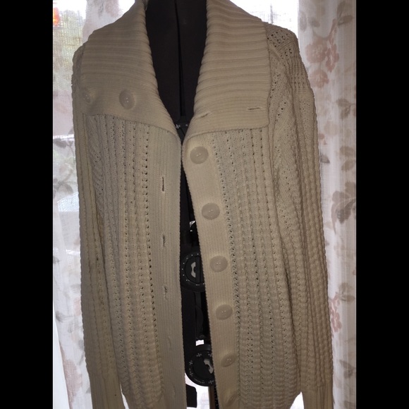 Classic Cable Knit Sweater!