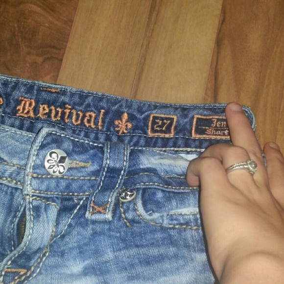 TRADING - Picture 2 of 3