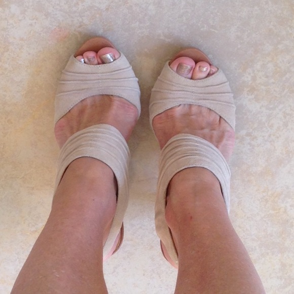 Seychelles "Gypsy" Suede Heels - Picture 3 of 4