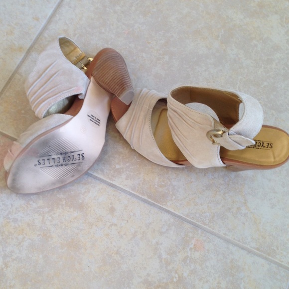 Seychelles "Gypsy" Suede Heels - Picture 4 of 4