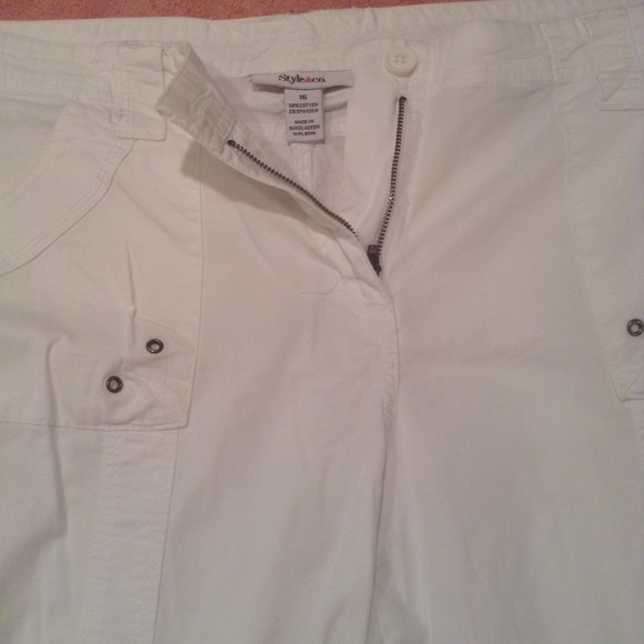 Style & Co White Capris
