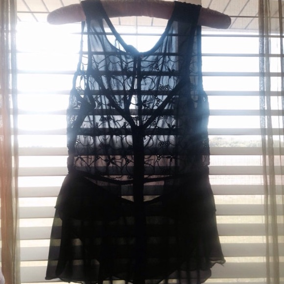 Black lace chiffon top - Picture 3 of 3