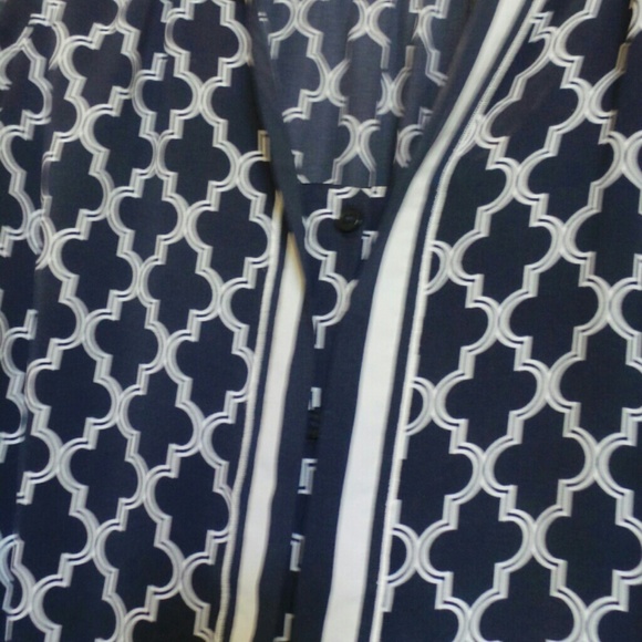 Blue pattern long button up - Picture 3 of 4