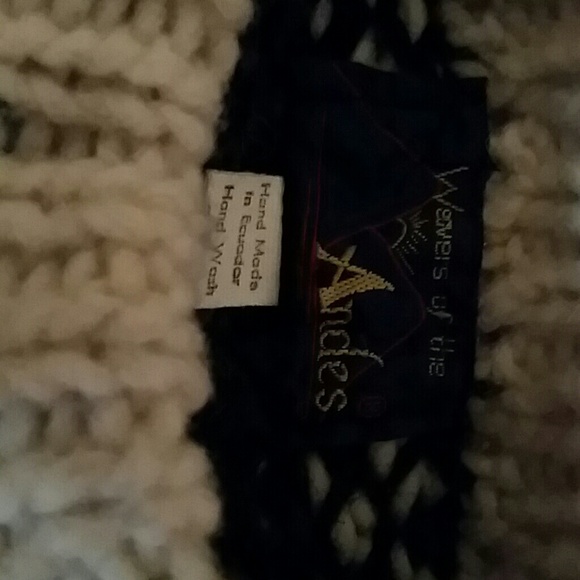 Hand made wool sweater - Picture 3 of 3