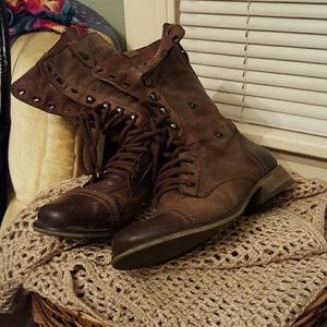 Steve Madden lace up boots