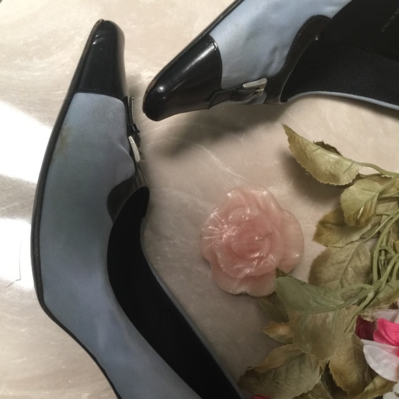 Size 9 1/2 authentic Prada shoes - Picture 4 of 4