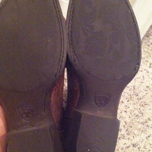 New! Size 6.5 woman's Ariat boots! 💙 - Picture 3 of 3