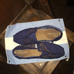 Navy crochet TOMS
