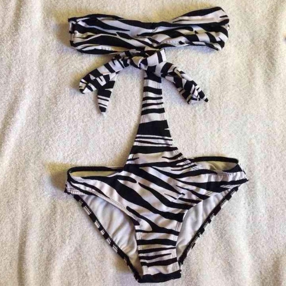 Black & white baithing suit