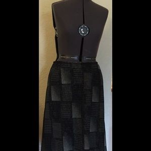 Reversible black and white patterned skirt!