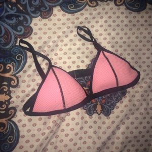Triangl medium ❗️TRADED❗️