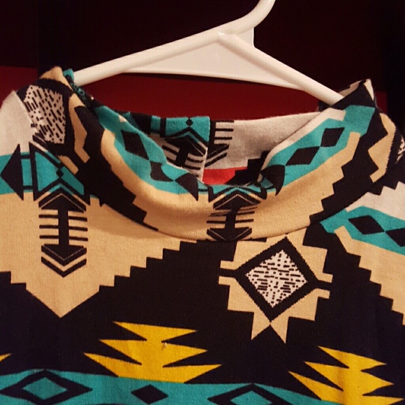 Pattern crop top - Picture 3 of 3