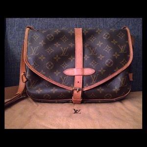 Authentic Louis Vuitton Saumur 30