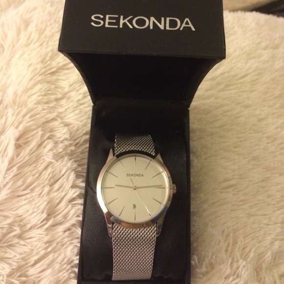 Silver band unisex watch. Never used!