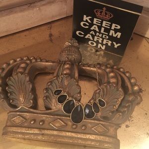 Black teardrop statement necklace