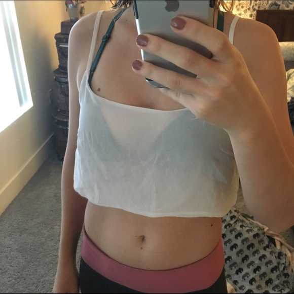 Brandy Melville white Crop top - Picture 4 of 4