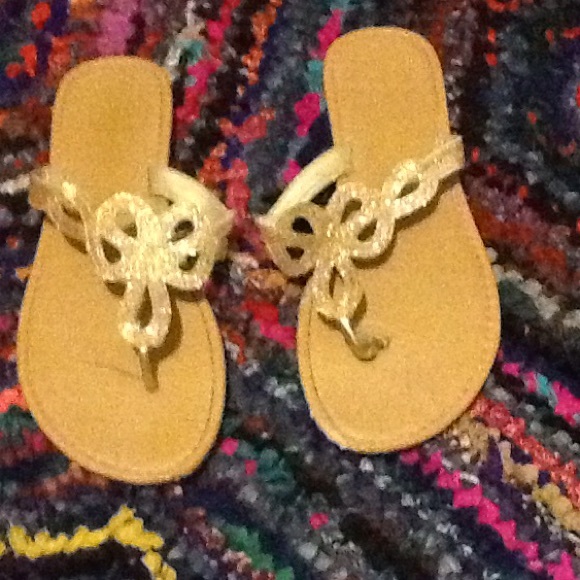 Body Central sandals - Picture 1 of 3