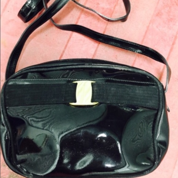 Ferragmo shoulder bag 💯🇮🇹 authentic !!!