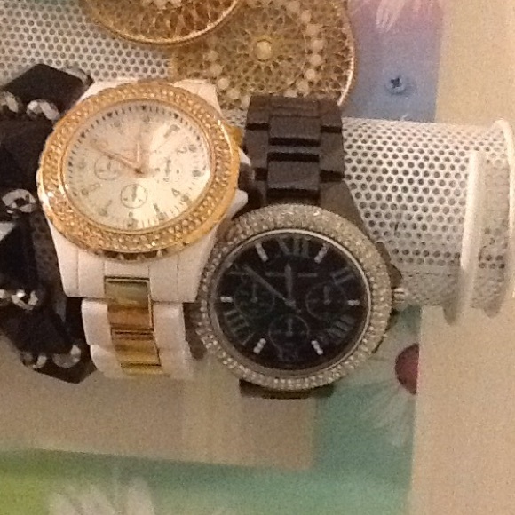 Watches - Picture 3 of 4