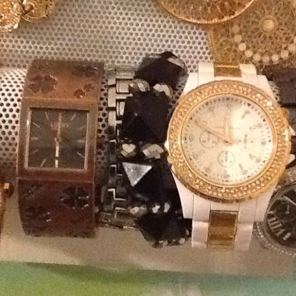 Watches - Picture 4 of 4